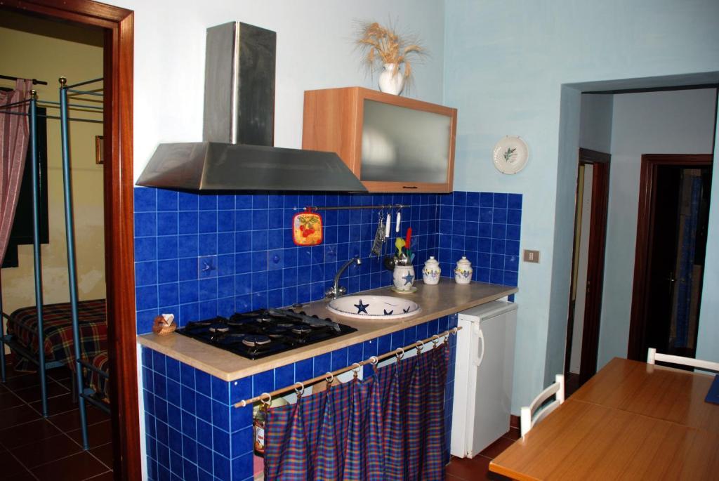 Terrauzza Sul Mare Di Renata Emmolo *